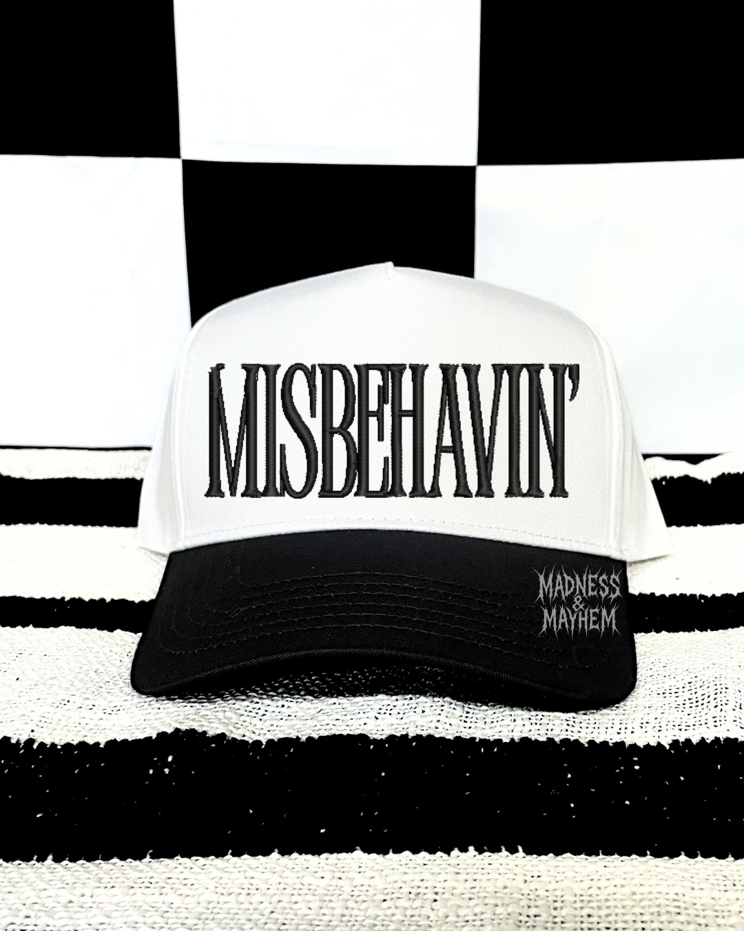 Misbehavin embroidered hat (black/white)