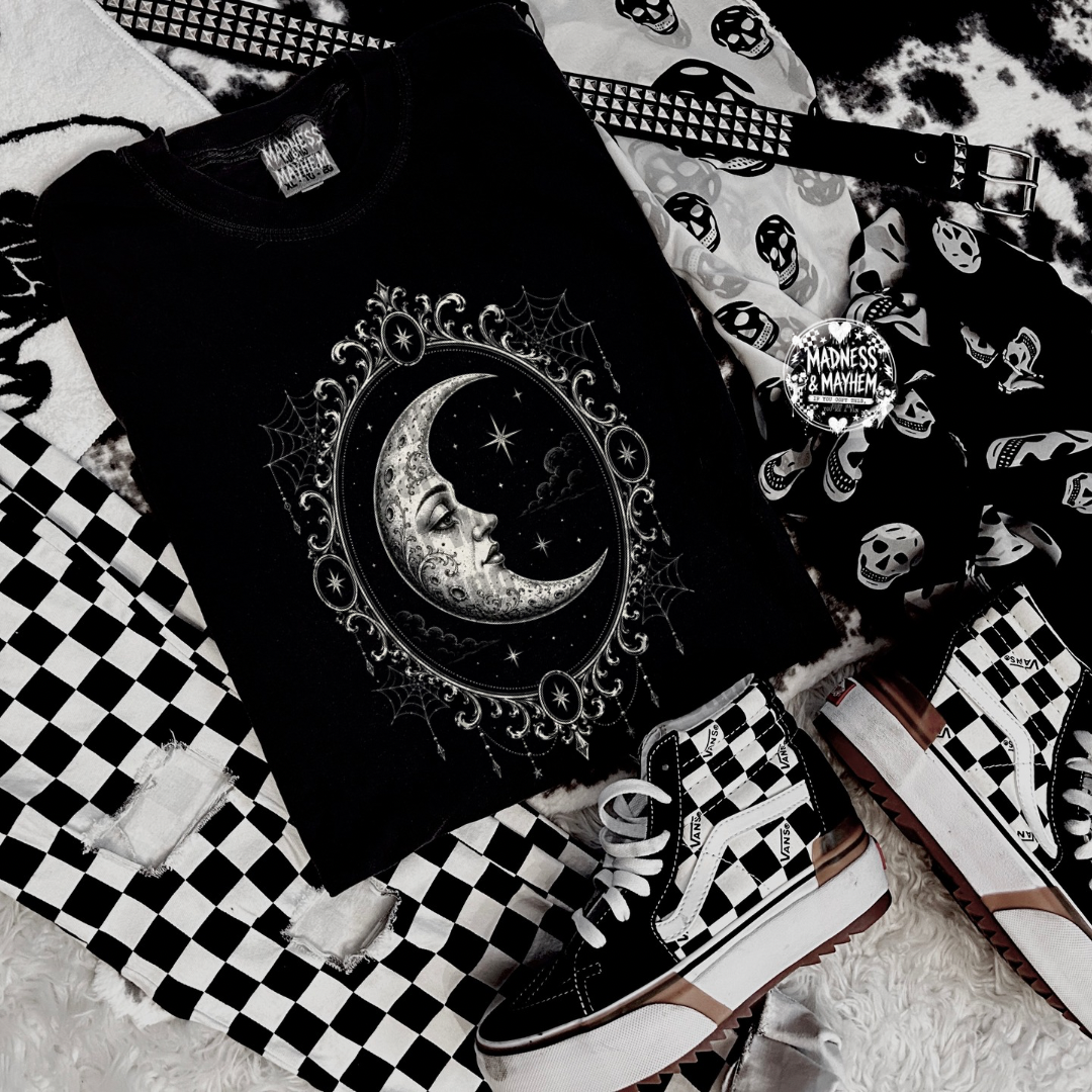 Moon frame tshirt