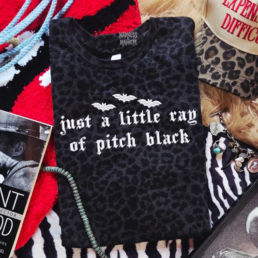 Little ray of pitch black embroidered leopard print T-shirt